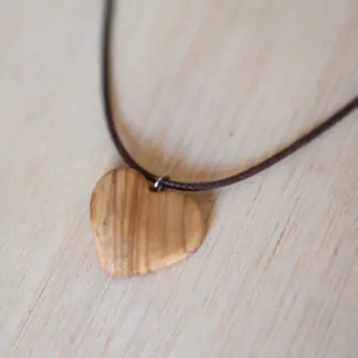 Pendentif "Le grand cœur"en Olivier