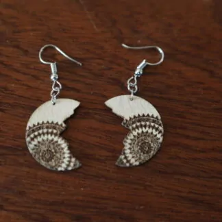 Boucle d'oreille "Croissant de lune Mandala"