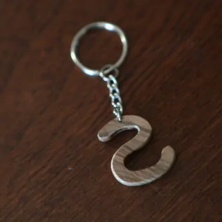 Porte clé lettre en Olivier à commander