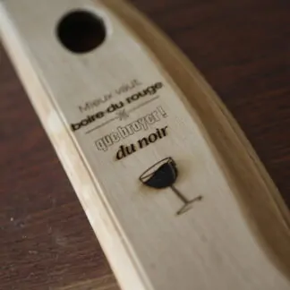 Présentoir pour bouteille de vin "Mieux vaut boire du rouge que broyer du noir"