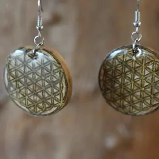 Boucle d'oreille résine jaune Fleur de vie petite 2