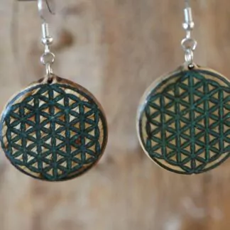 Boucle d'oreille résine vert Fleur de vie petite