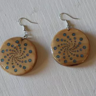 Boucle d'oreille résine bleu spirale grand modèle 2