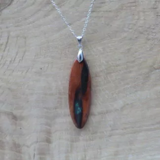 Pendentif Résine Vert émeraude + Bois naturel