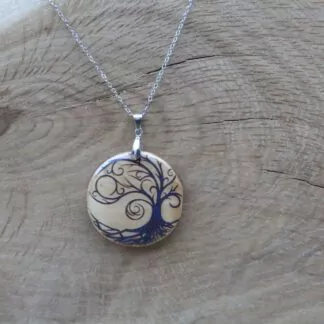 Pendentif Résine Bleue foncé + Bois naturel "Arbre dans le vent"