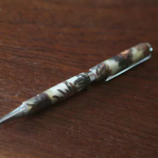 Stylos en Résine "Blanc" et pommes de pin